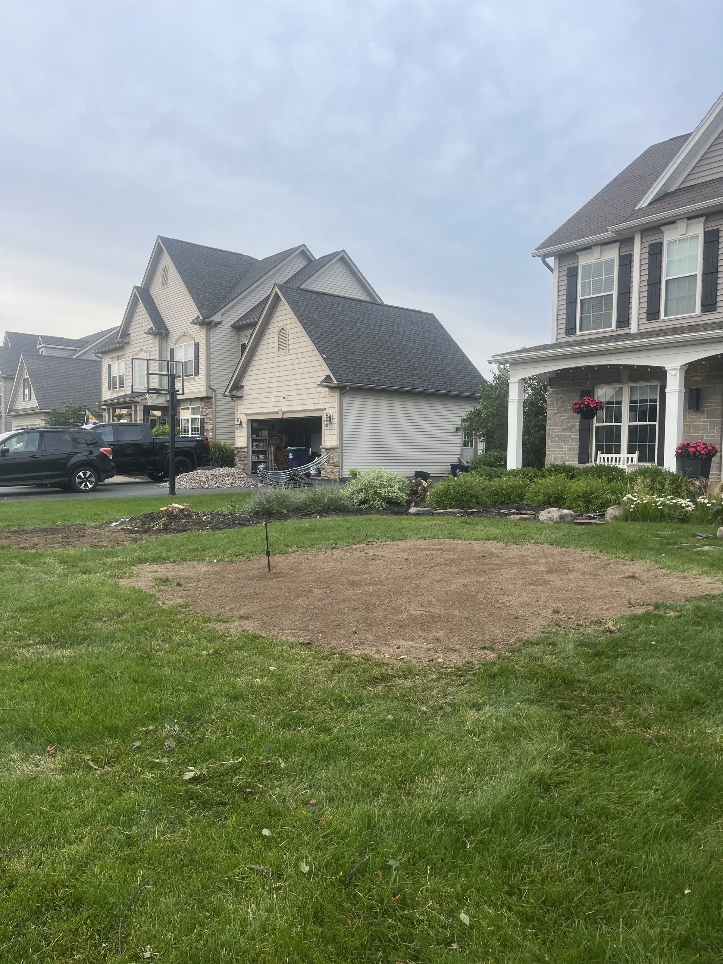 Front bed rock border & mulch